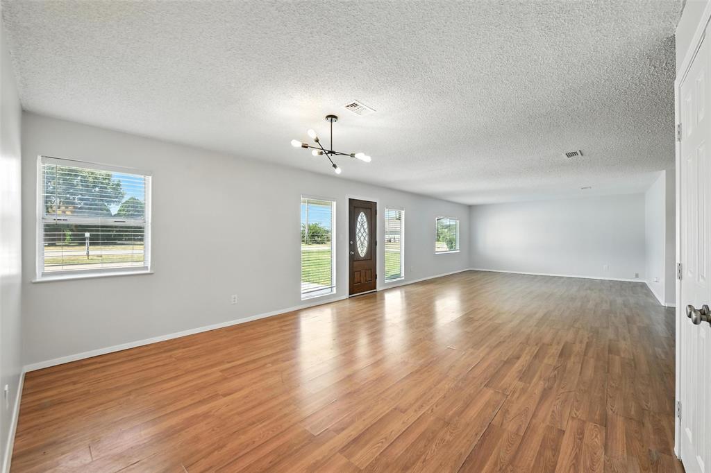 236 Half Moon Way Runaway Bay, TX 76426 - Photo 7 of 36