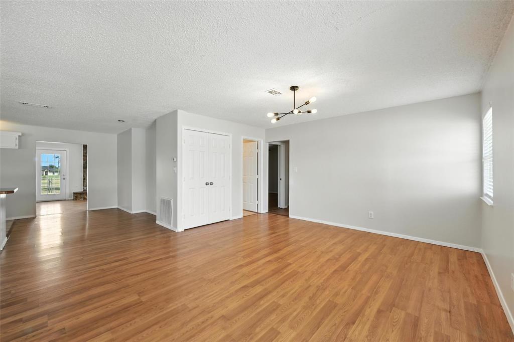 236 Half Moon Way Runaway Bay, TX 76426 - Photo 8 of 36