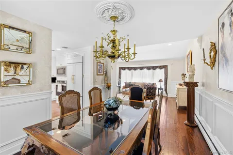 $1,699,999 | 77 Lake Drive, Manhasset Hills, NY 11040