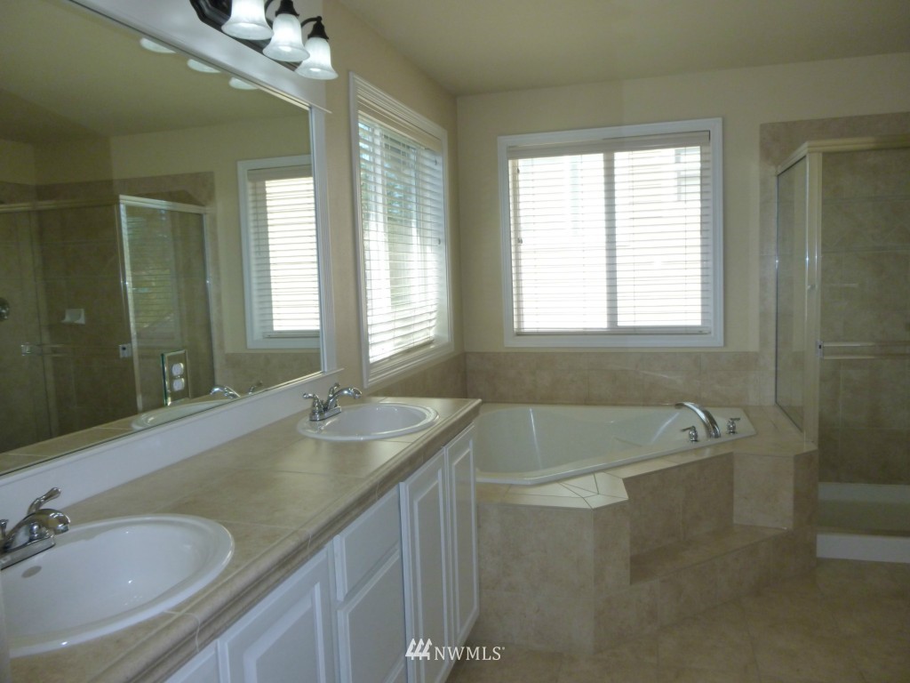 18812 35th Drive Southeast Bothell, WA 98012 - Photo 18 of 25 Gallery Image 18