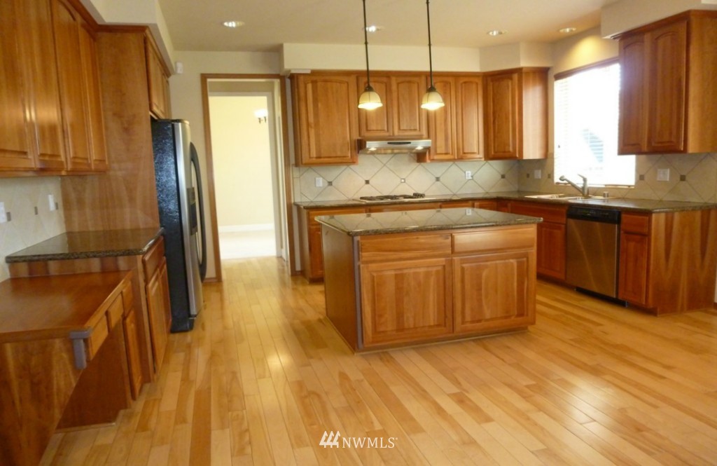 18812 35th Drive Southeast Bothell, WA 98012 - Photo 9 of 25 Gallery Image 9