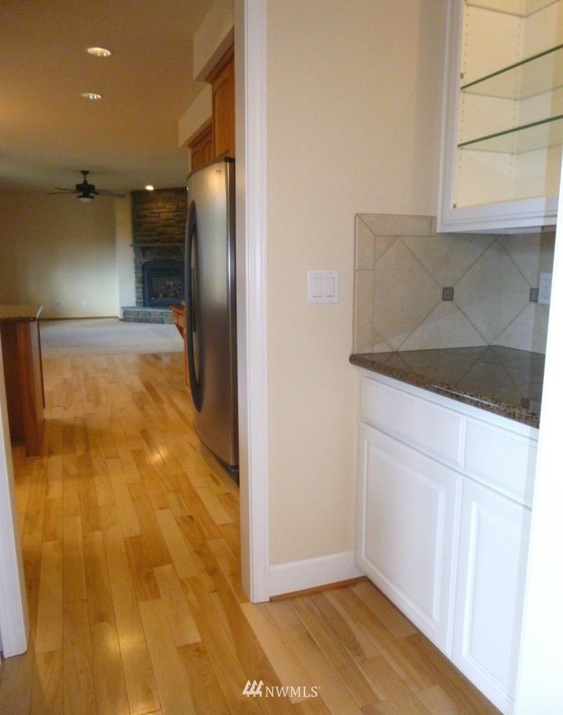 18812 35th Drive Southeast Bothell, WA 98012 - Photo 10 of 25 Gallery Image 10