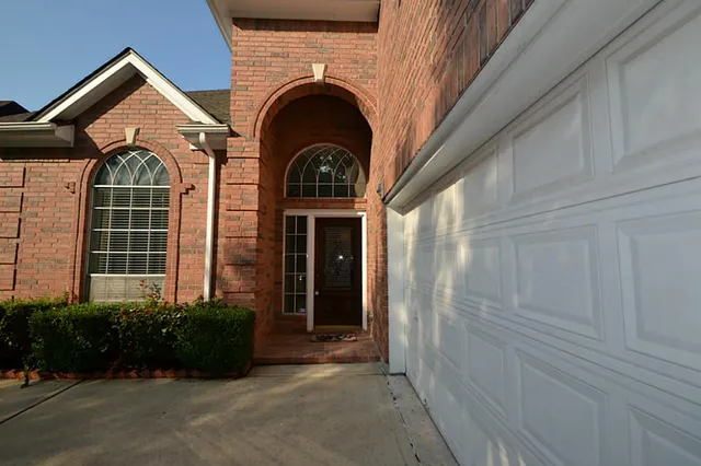 $2,750 | 15307 Amesbury Lane, Sugar Land, TX 77478