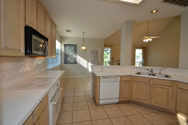 $2,750 | 15307 Amesbury Lane, Sugar Land, TX 77478