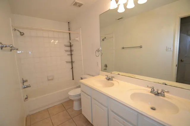 $2,750 | 15307 Amesbury Lane, Sugar Land, TX 77478