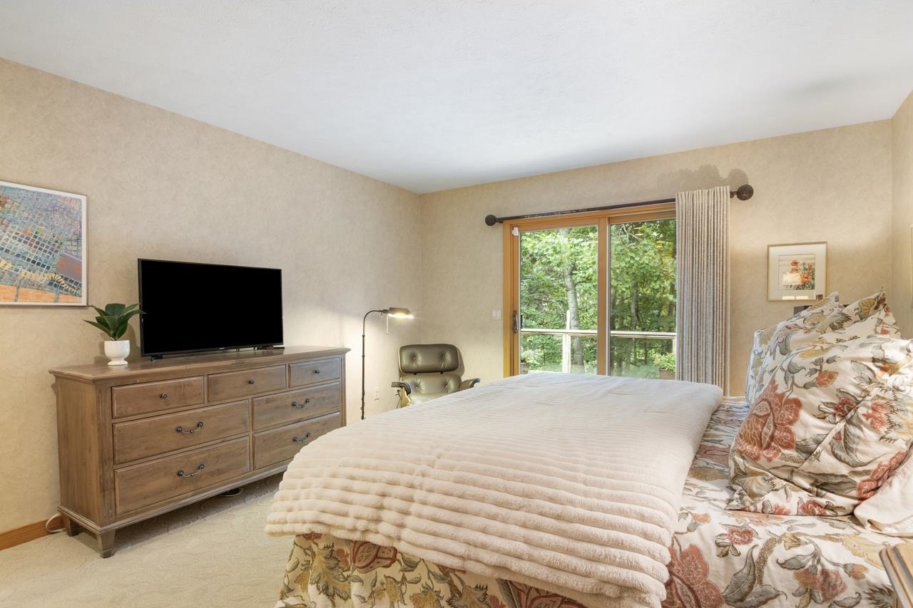 6252 Red Fox Run Traverse City, MI 49686 - Photo 15 of 28 1924159-e2d5bb58-94a3-4a0c-ae68-6580076cdbc7.JPG