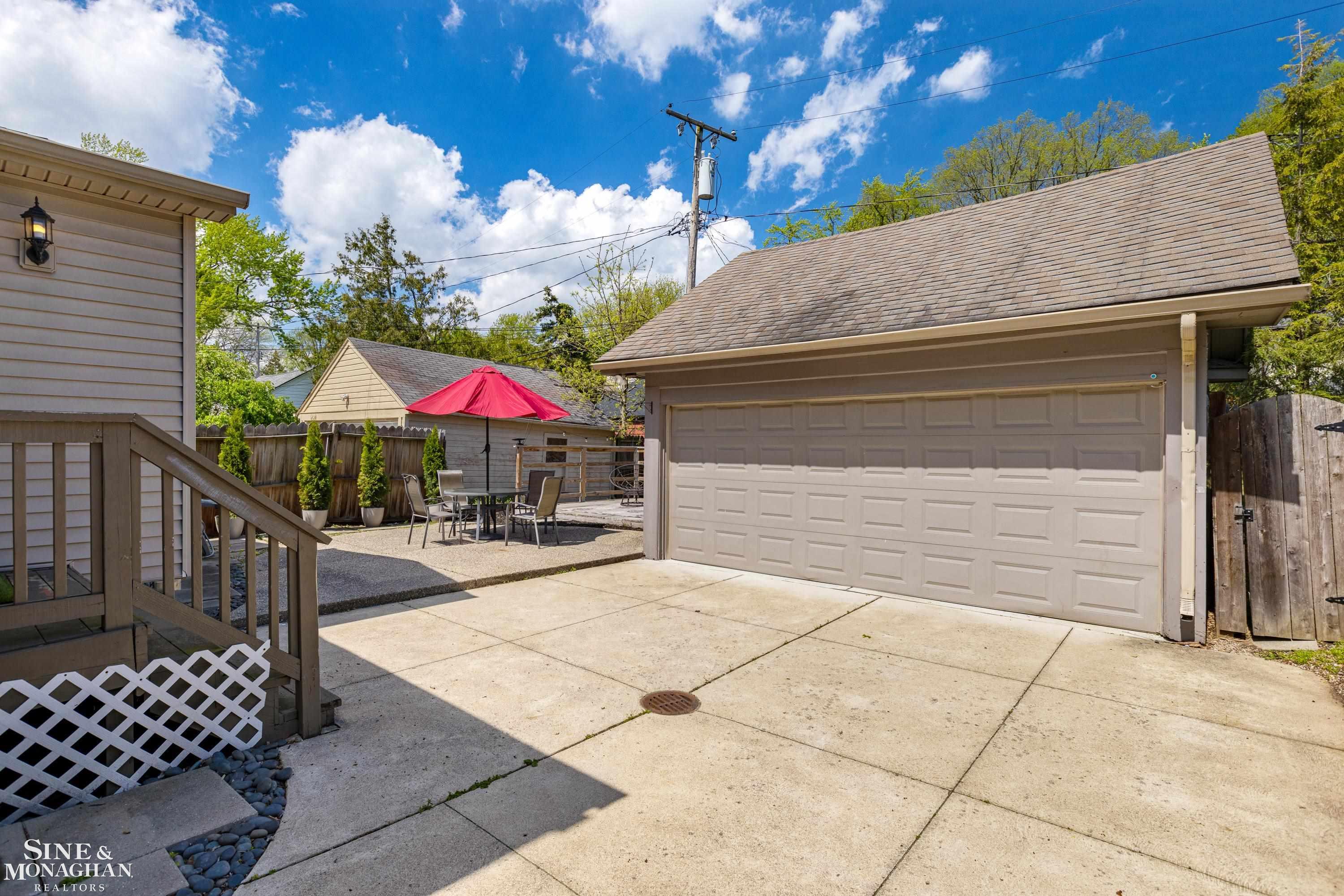 266 Merriweather Road Grosse Pointe, MI 48236 - Photo 39 of 48 50140941-35311a60-ec98-431f-9efe-e5dcbe7f3716.JPG
