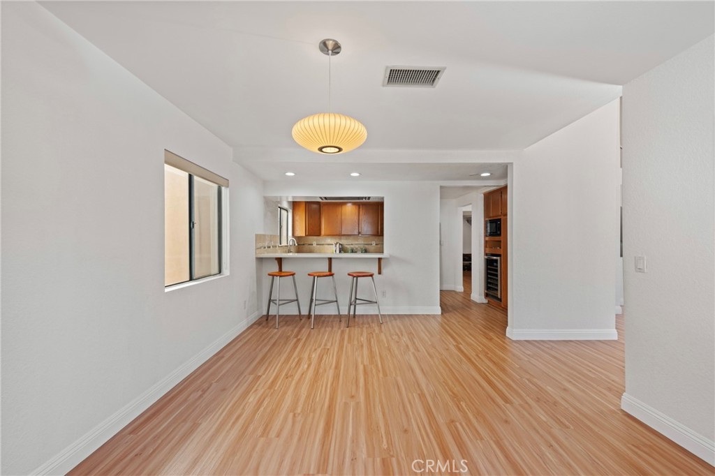 1832 Redcliff Street Los Angeles, CA 90026 - Photo 10 of 33 2nd Floor Dining Room Area