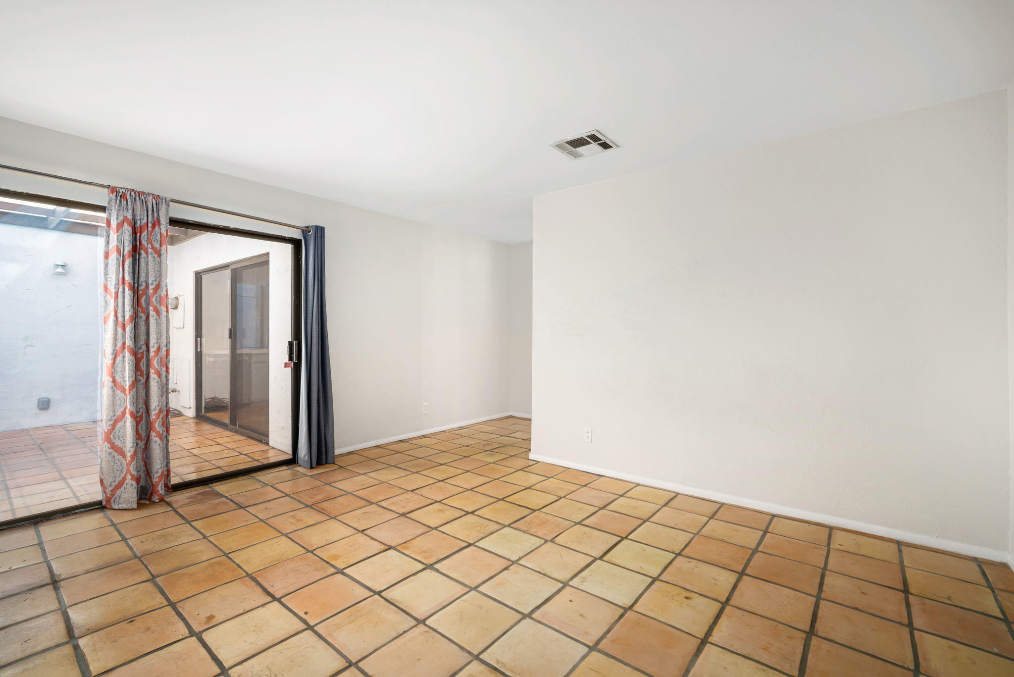 1783 Ramon Road, Unit 2 Palm Springs, CA 92264 - Photo 11 of 18 a view of a room