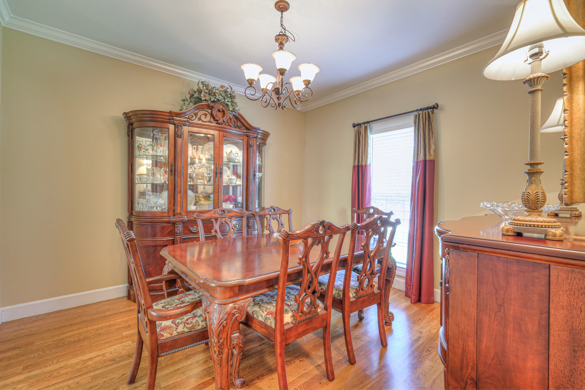 431 Conquest Road Murfreesboro, TN 37128 - Photo 21 of 55 a dining room with furniture and window