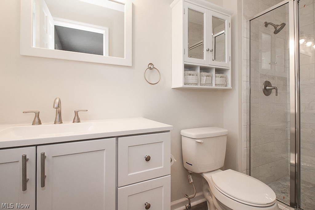 296 Jackson Road Aurora, OH 44202 - Photo 26 of 31 Guest Bath