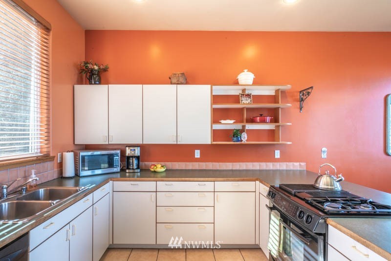 3711 Saratoga Road Langley, WA 98260 - Photo 9 of 27 Gallery Image 9