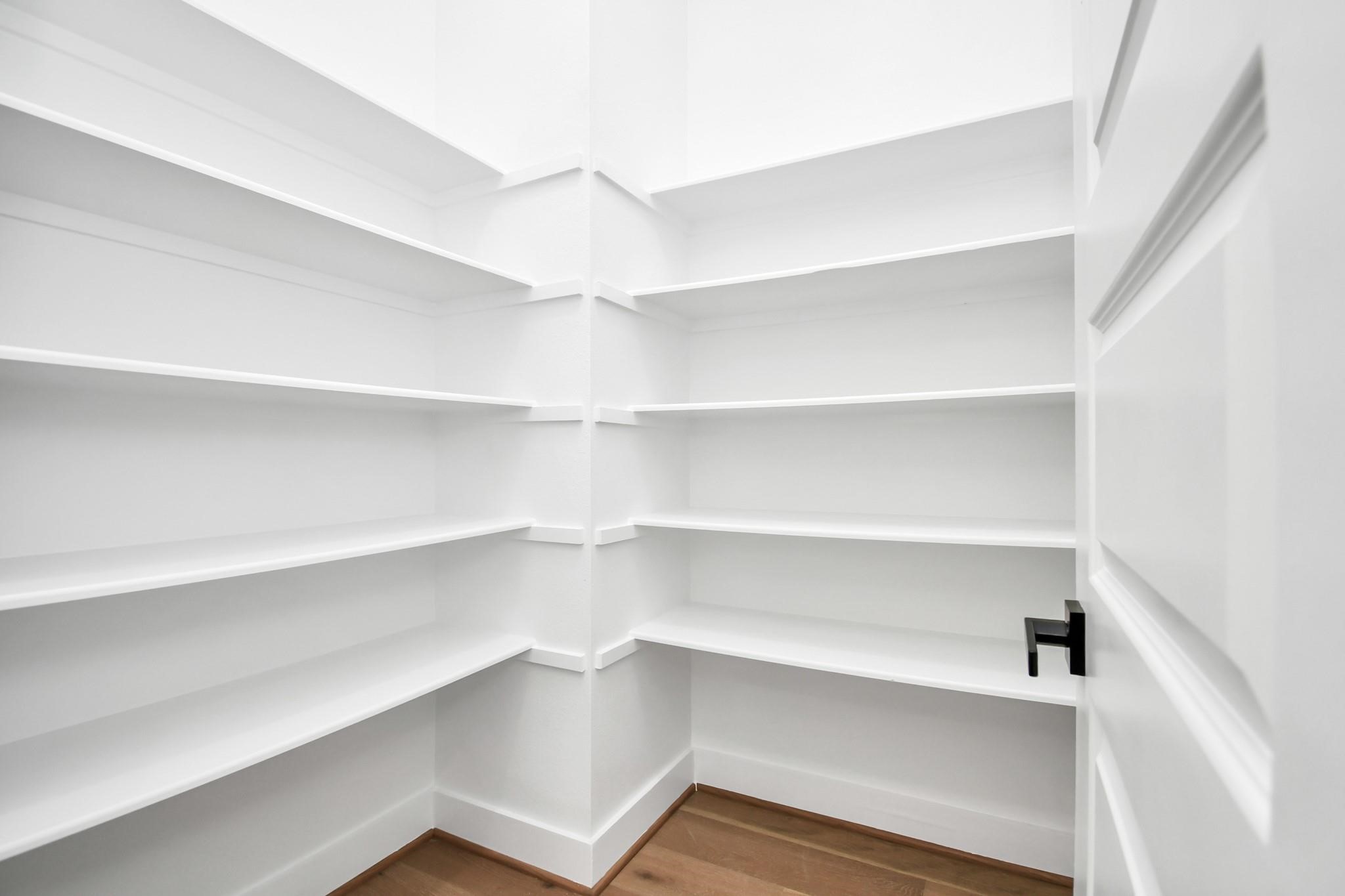 316 Thornton Road, Unit E Houston, TX 77018 - Photo 26 of 27 a view of a room with shelves