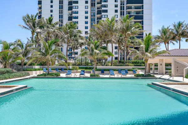 $12,500 | 5380 North Ocean Drive, Unit 10J, Singer Island, FL 33404