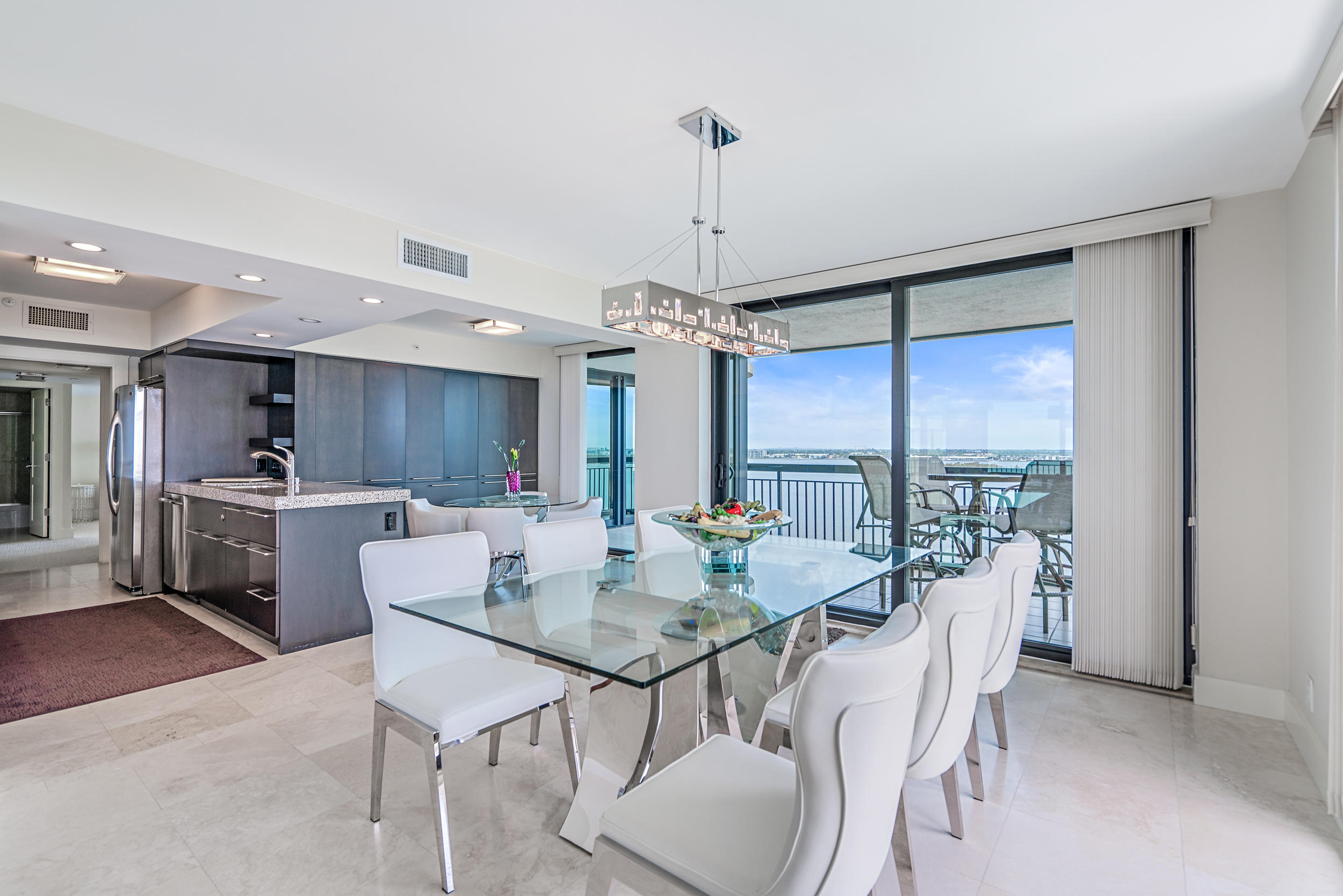 5380 North Ocean Drive, Unit 10J Singer Island, FL 33404 - Photo 7 of 24 Kitchen/Dining Area