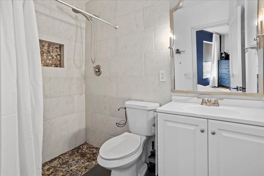 1284 Southwest 16th Avenue Boca Raton, FL 33486 - Photo 11 of 31 Primary Bathroom