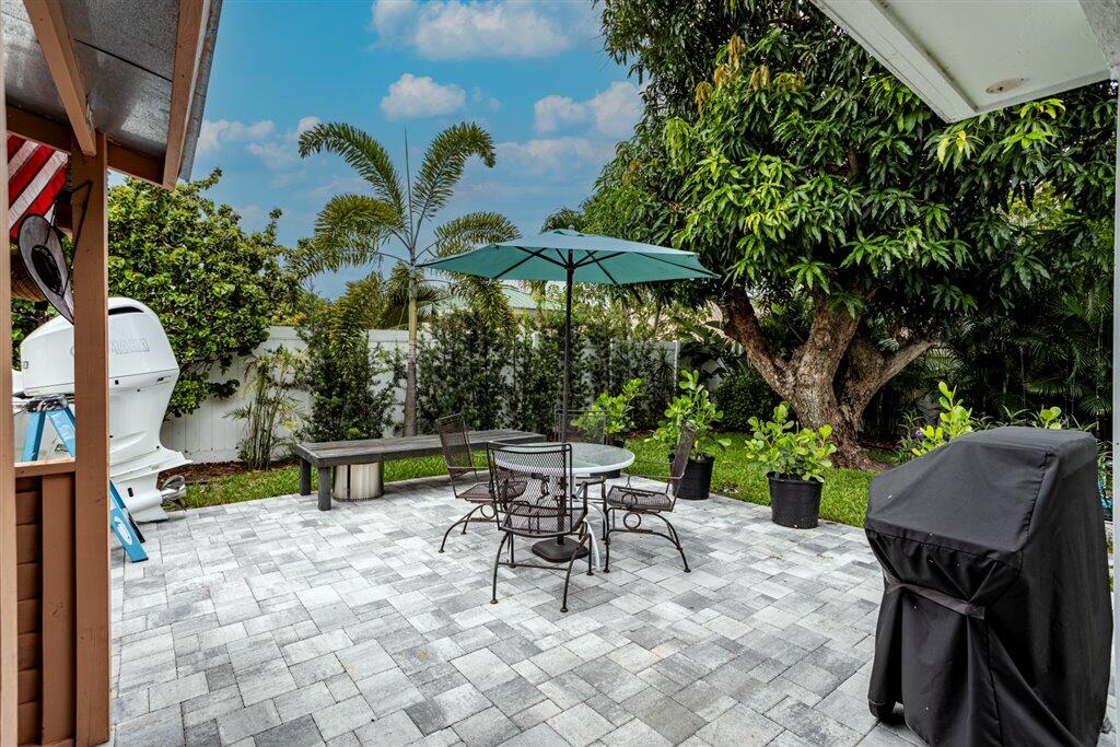 1284 Southwest 16th Avenue Boca Raton, FL 33486 - Photo 14 of 31 Patio