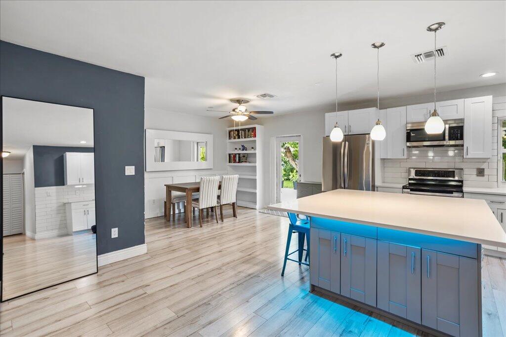1284 Southwest 16th Avenue Boca Raton, FL 33486 - Photo 4 of 31 Kitchen