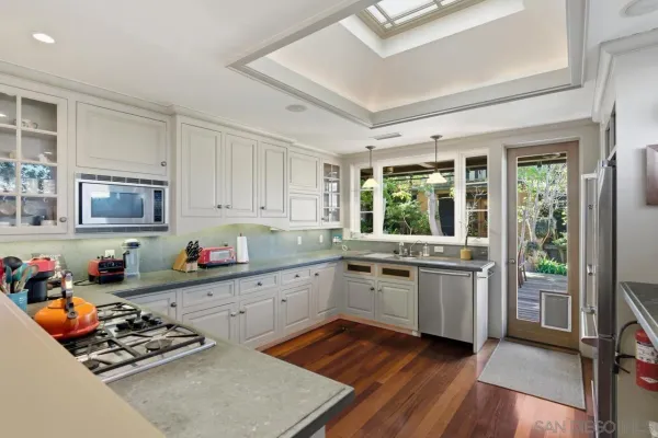 $2,900,000 | 4511 Santa Cruz Avenue, San Diego, CA 92107