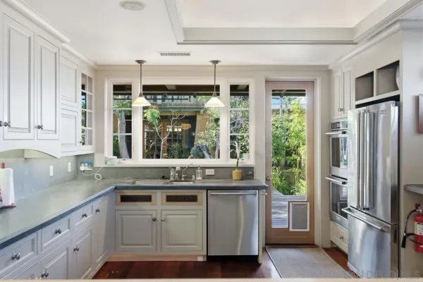 $2,900,000 | 4511 Santa Cruz Avenue, San Diego, CA 92107