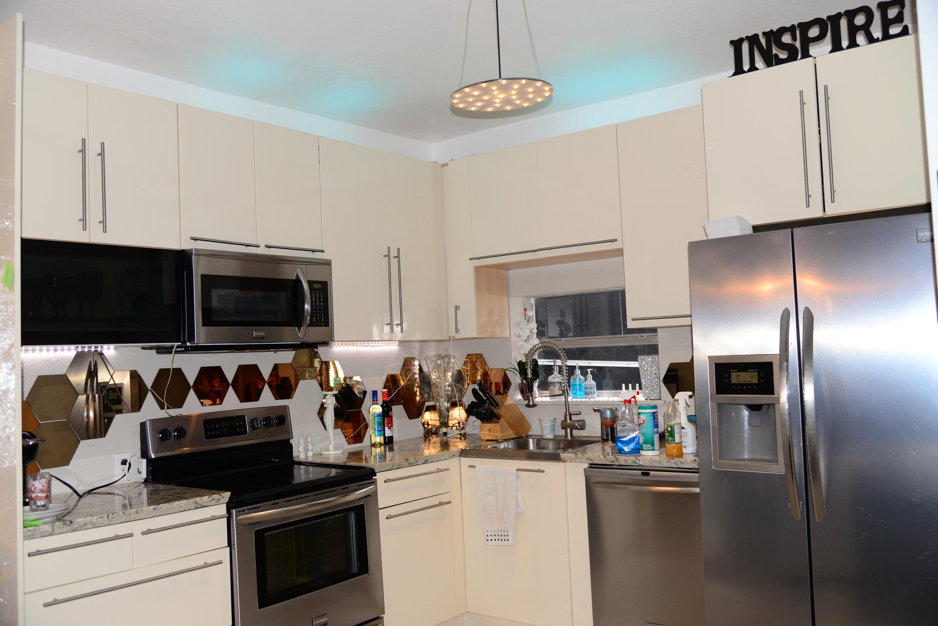 200 Thompsonville Road Tavernier, FL 33070 - Photo 3 of 14 Spacious Kitchen