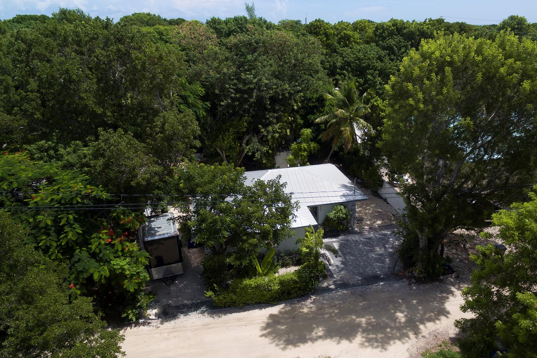 200 Thompsonville Road Tavernier, FL 33070 - Photo 9 of 14 Private Setting