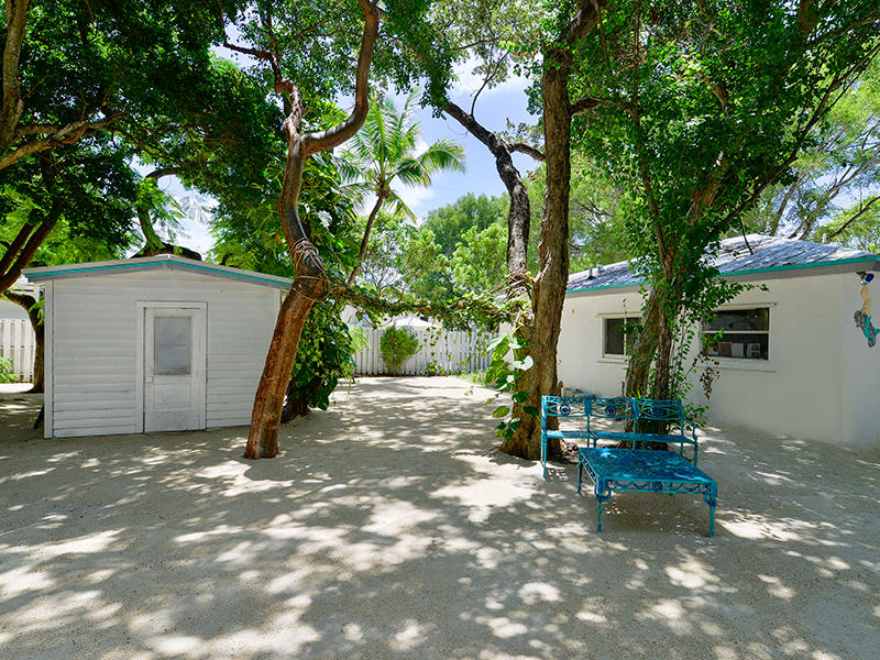 200 Thompsonville Road Tavernier, FL 33070 - Photo 10 of 14 Yard with Storage