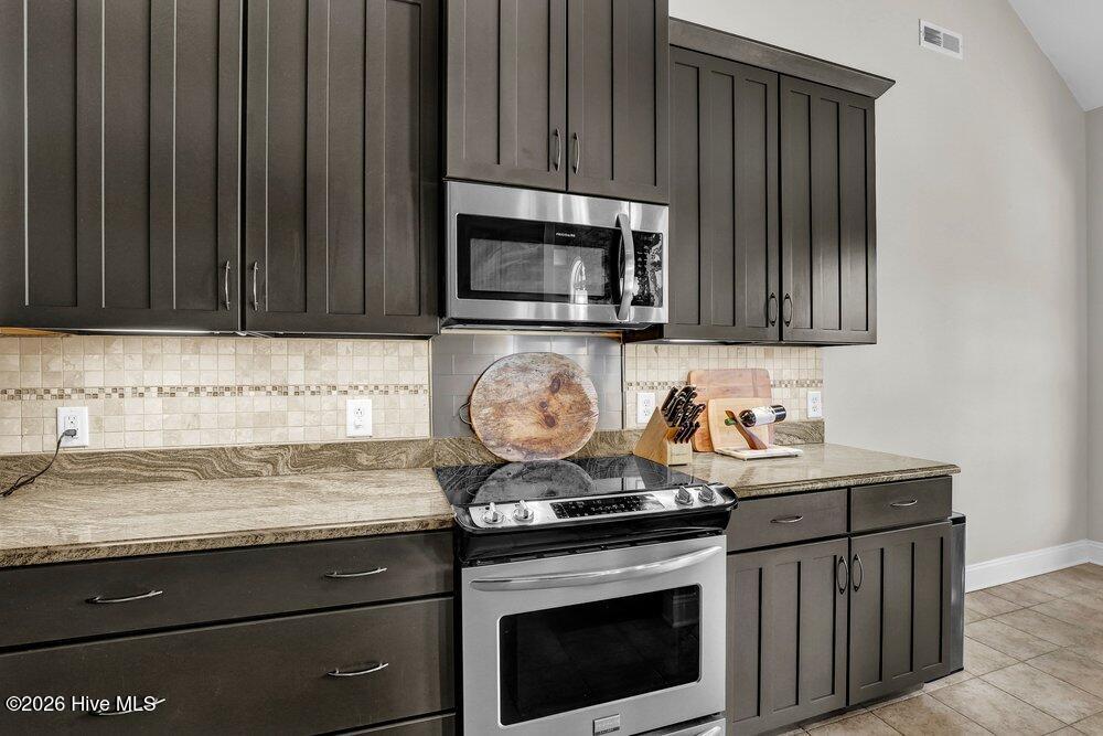 707 North Green Tee Road Hampstead, NC 28443 - Photo 15 of 76 Kitchen