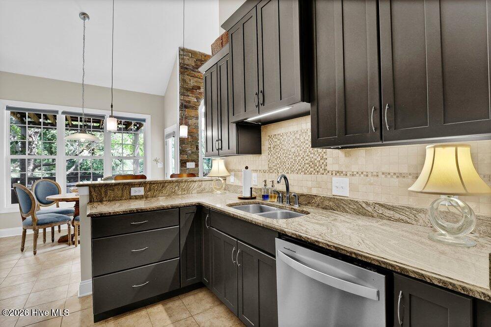 707 North Green Tee Road Hampstead, NC 28443 - Photo 16 of 76 Kitchen