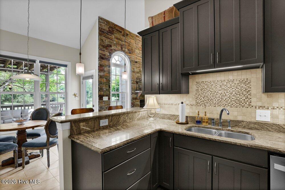 707 North Green Tee Road Hampstead, NC 28443 - Photo 17 of 76 Kitchen