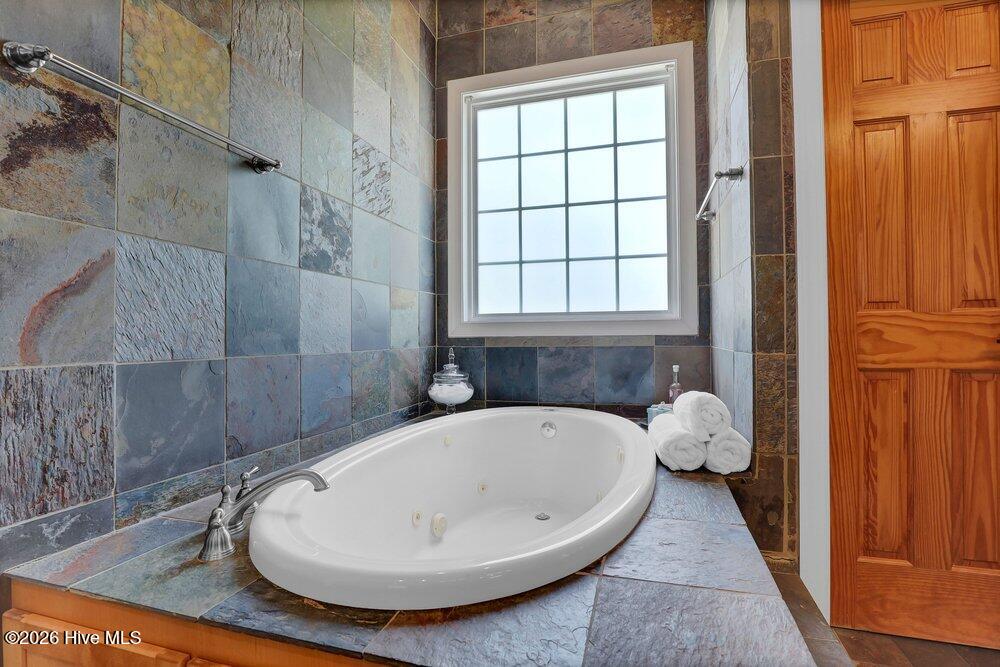 707 North Green Tee Road Hampstead, NC 28443 - Photo 27 of 76 Primary Bathroom