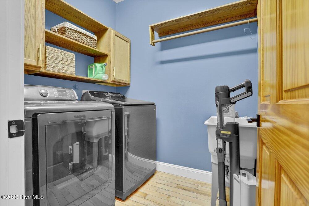 707 North Green Tee Road Hampstead, NC 28443 - Photo 30 of 76 Laundry Room