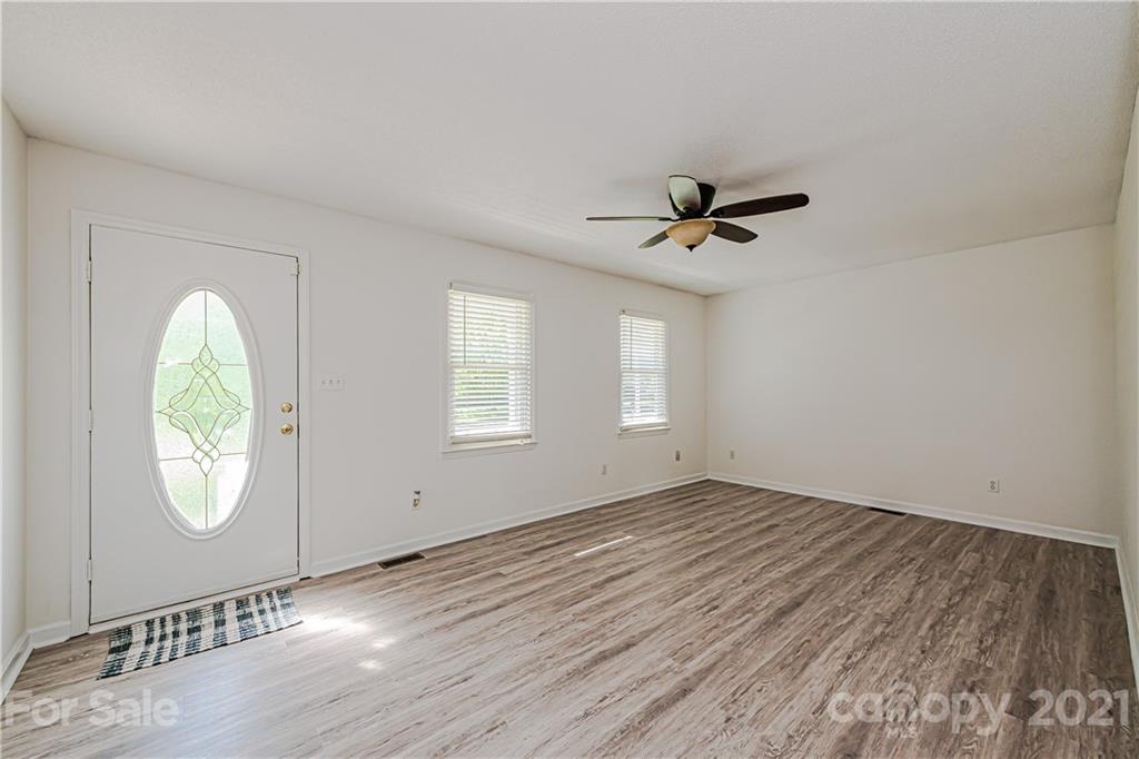 6472 Nivens Road York, SC 29745 - Photo 3 of 21 Gallery Image 3