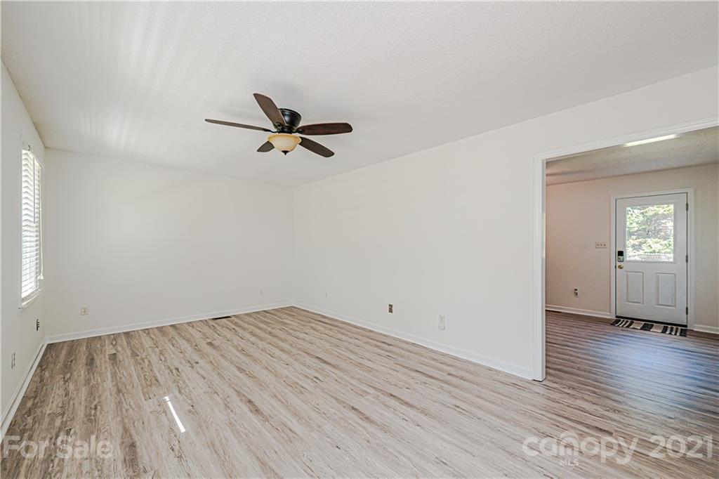 6472 Nivens Road York, SC 29745 - Photo 4 of 21 Gallery Image 4