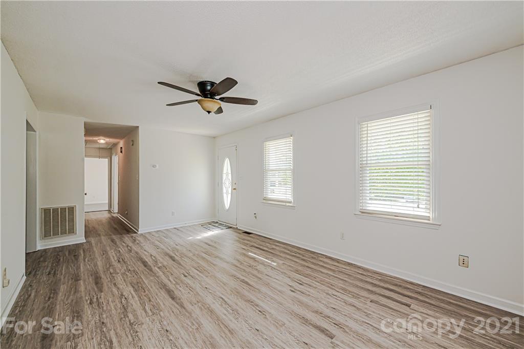 6472 Nivens Road York, SC 29745 - Photo 5 of 21 Gallery Image 5