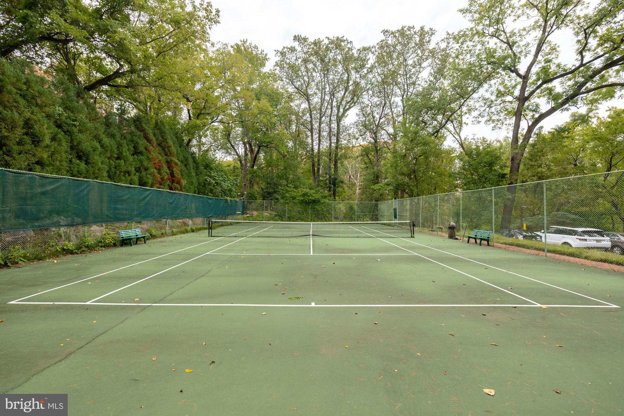4201 Cathedral Avenue Northwest, Unit 620E Washington, DC 20016 - Photo 17 of 28 a view of a tennis court