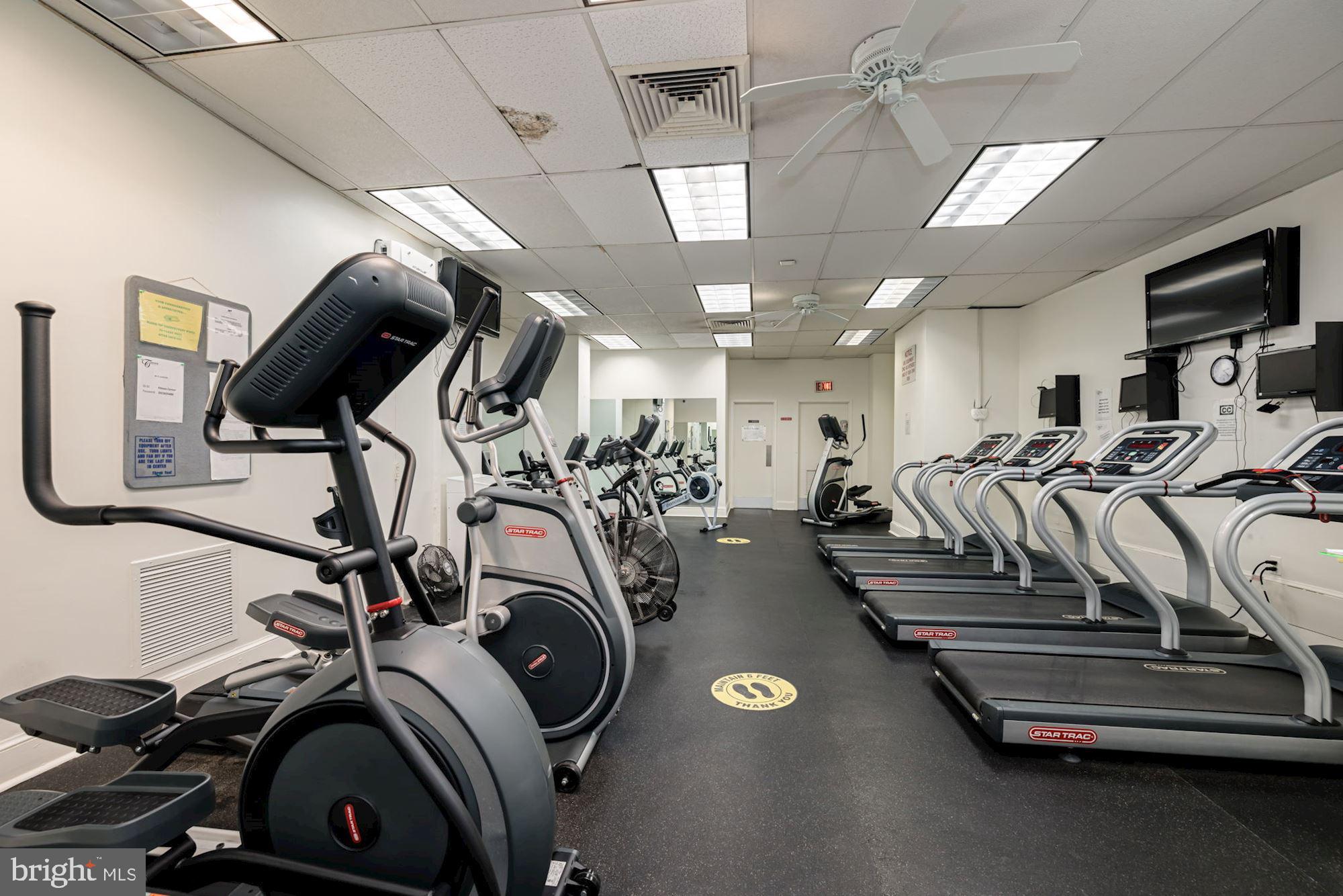 4201 Cathedral Avenue Northwest, Unit 620E Washington, DC 20016 - Photo 20 of 28 a view of a room with gym equipment