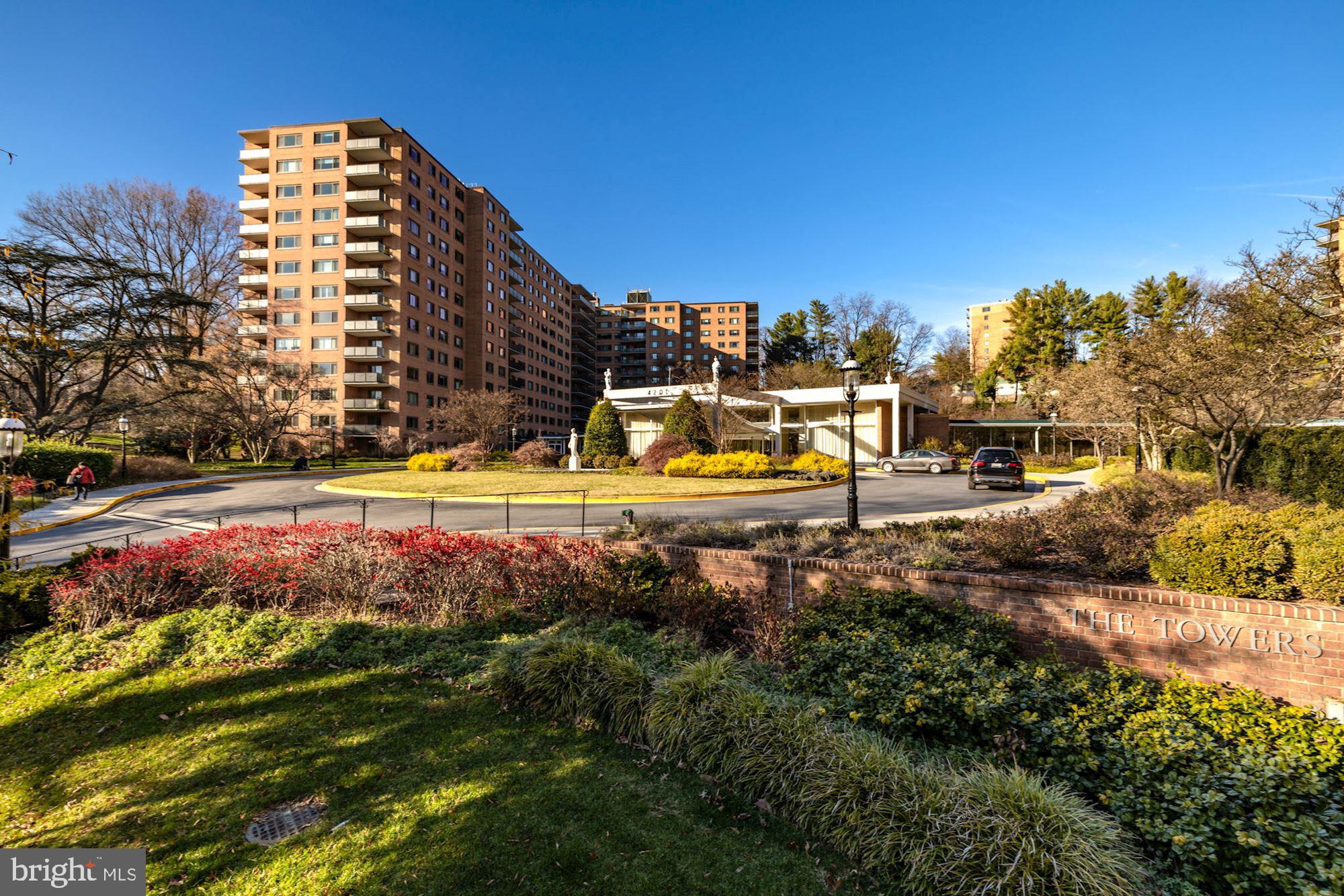 4201 Cathedral Avenue Northwest, Unit 620E Washington, DC 20016 - Photo 2 of 28 a view of a large building