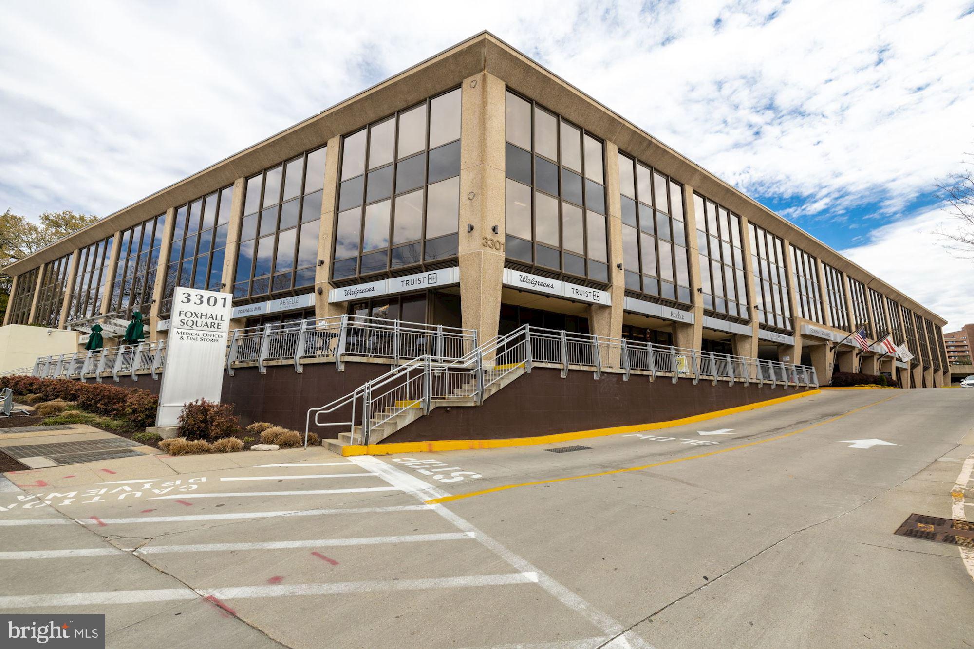 4201 Cathedral Avenue Northwest, Unit 620E Washington, DC 20016 - Photo 28 of 28 a view of a building from a balcony