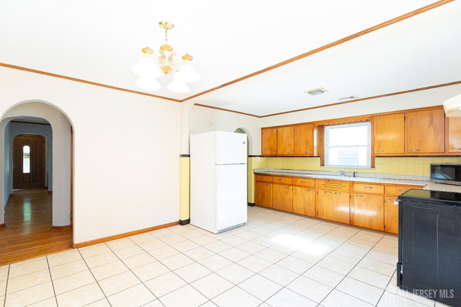 2624 Tremley Point Road Linden, NJ 07036 - Photo 10 of 43