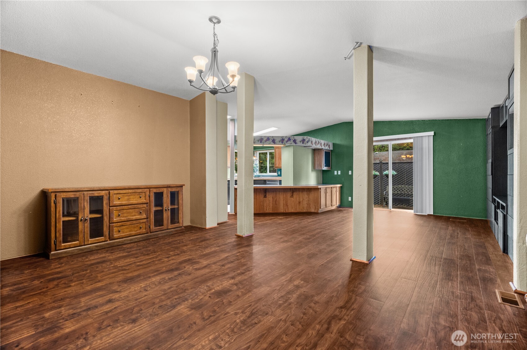 6827 Holmes Island Road Southeast Lacey, WA 98503 - Photo 15 of 40