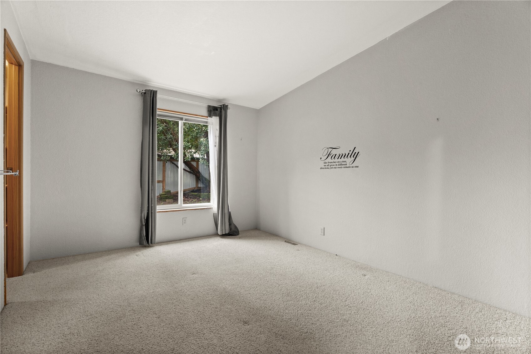 6827 Holmes Island Road Southeast Lacey, WA 98503 - Photo 29 of 40