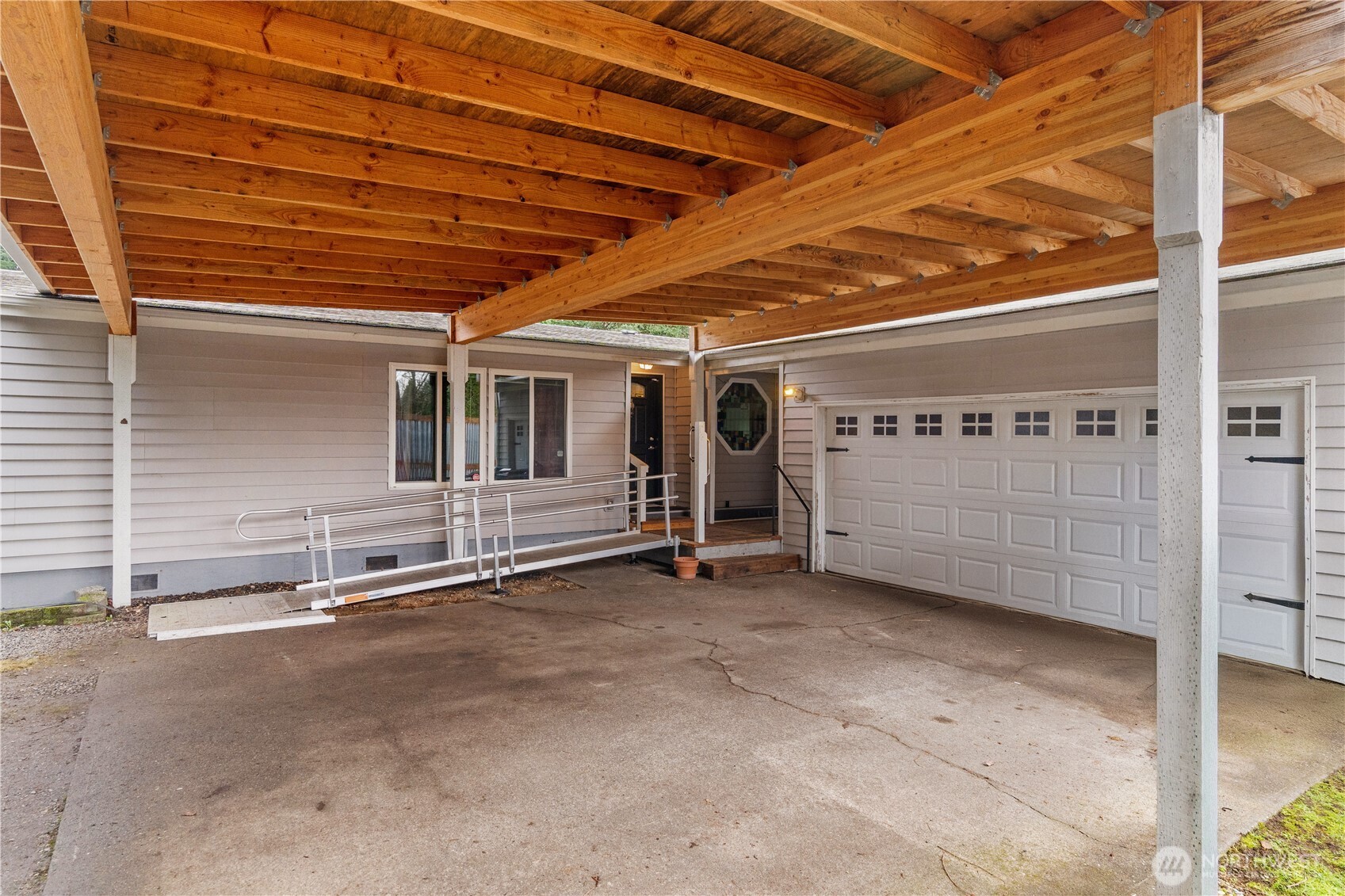 6827 Holmes Island Road Southeast Lacey, WA 98503 - Photo 5 of 40