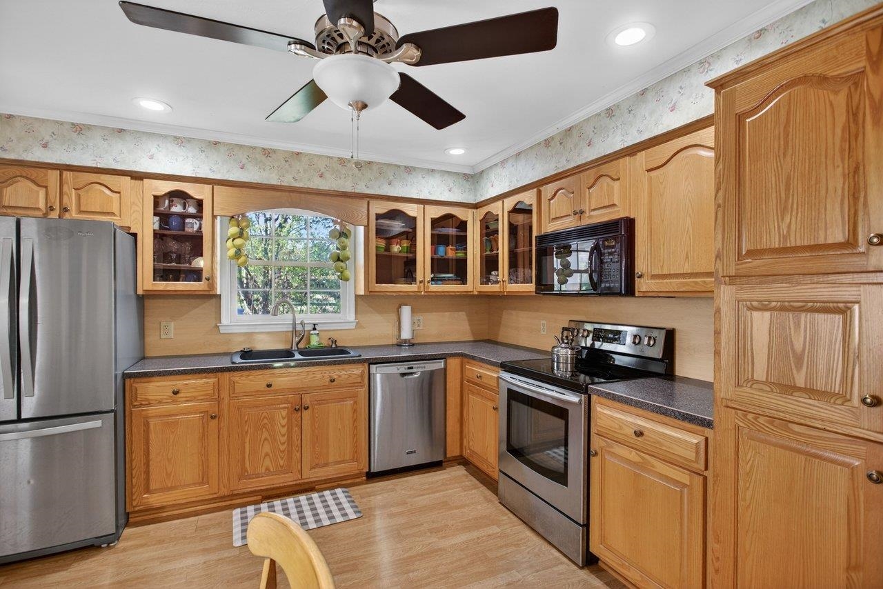 1341 Smithland Road Harrisonburg, VA 22802 - Photo 11 of 49 Updated stainless steel appliances including range, refrigerator, microwave and dishwasher