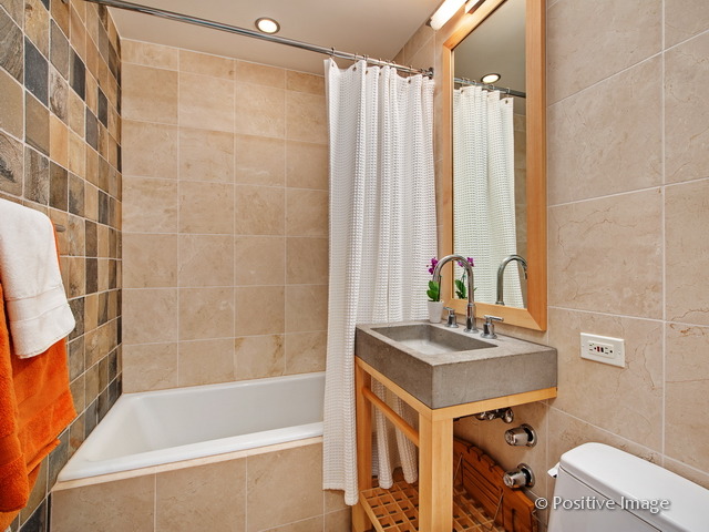 734 West Briar Place, Unit 2 Chicago, IL 60657 - Photo 19 of 20