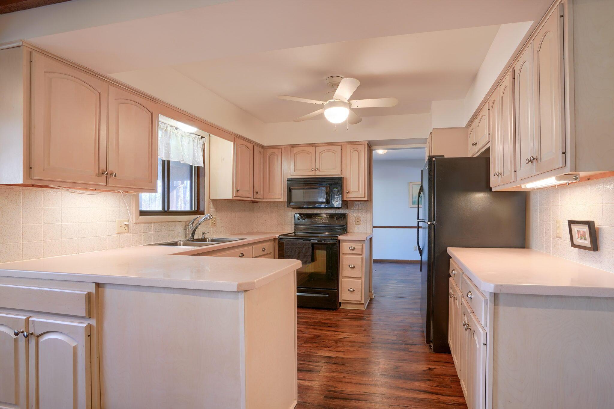 602 South Spring Road Westerville, OH 43081 - Photo 24 of 52 Kitchen