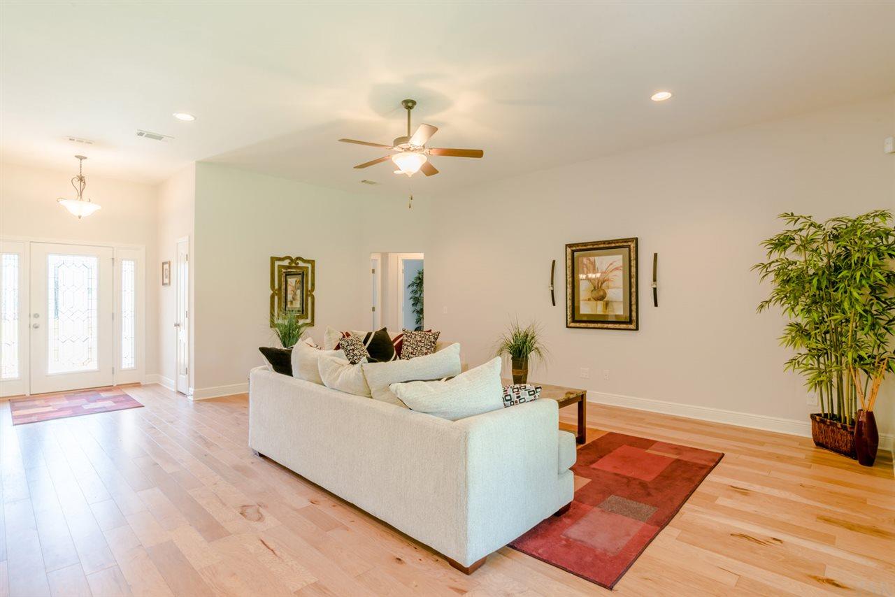 7287 Farmers Road Pensacola, FL 32526 - Photo 8 of 28 Gallery Image 8