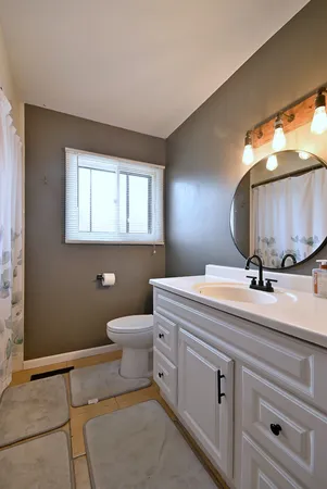$345,000 | 966 Aberdeen Drive, Crystal Lake, IL 60014