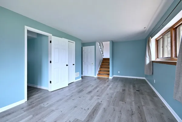 $345,000 | 966 Aberdeen Drive, Crystal Lake, IL 60014