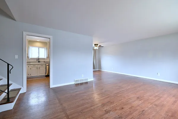 $345,000 | 966 Aberdeen Drive, Crystal Lake, IL 60014
